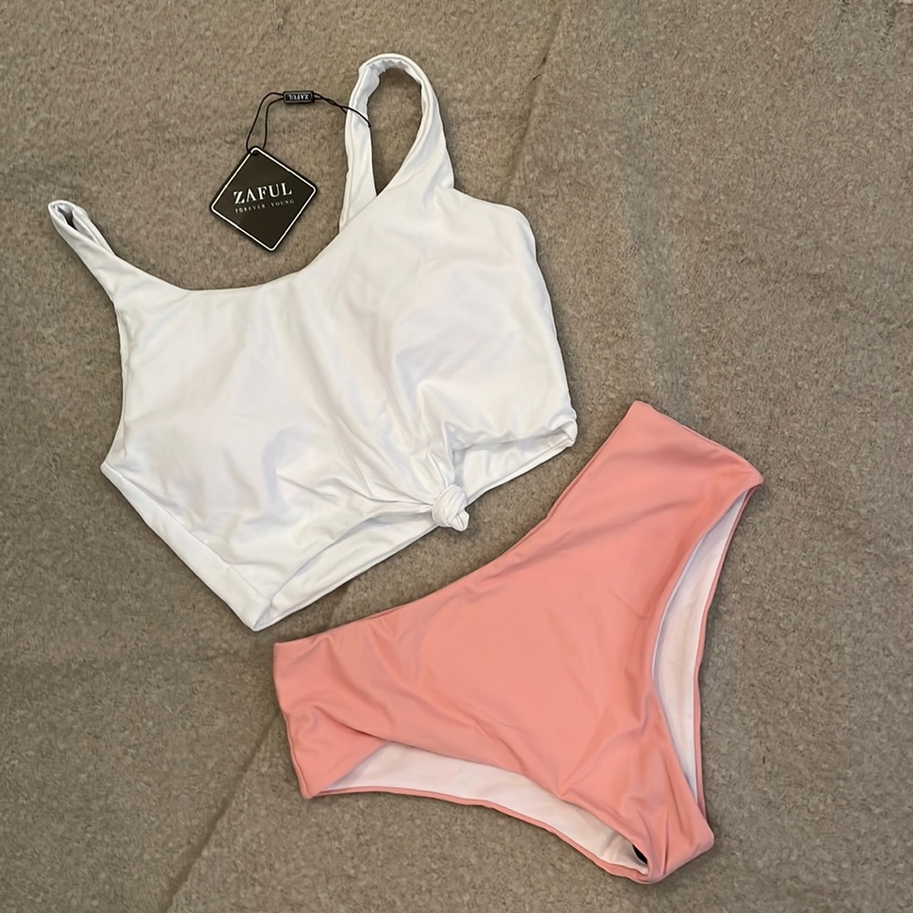NWT Zafron bikini. Pink and white. Size small